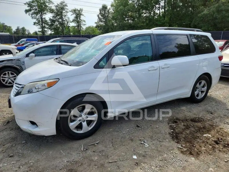 2017 Toyota SIENNA фото
