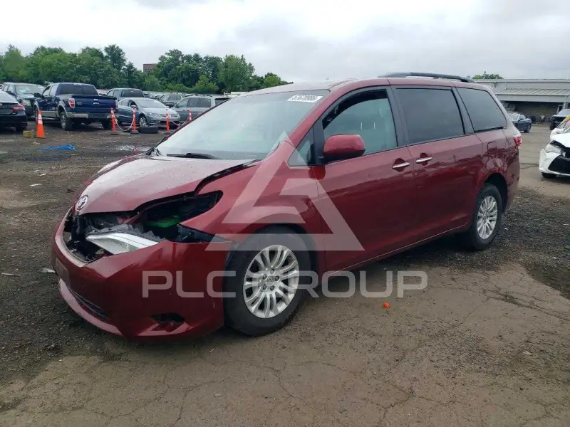 2017 Toyota SIENNA фото