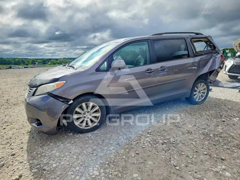 2017 Toyota SIENNA фото