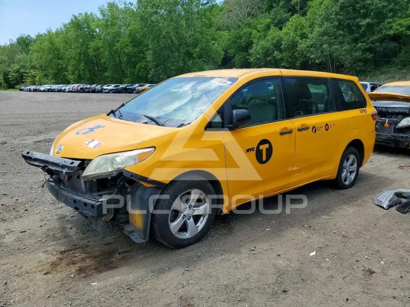 2017 Toyota SIENNA фото