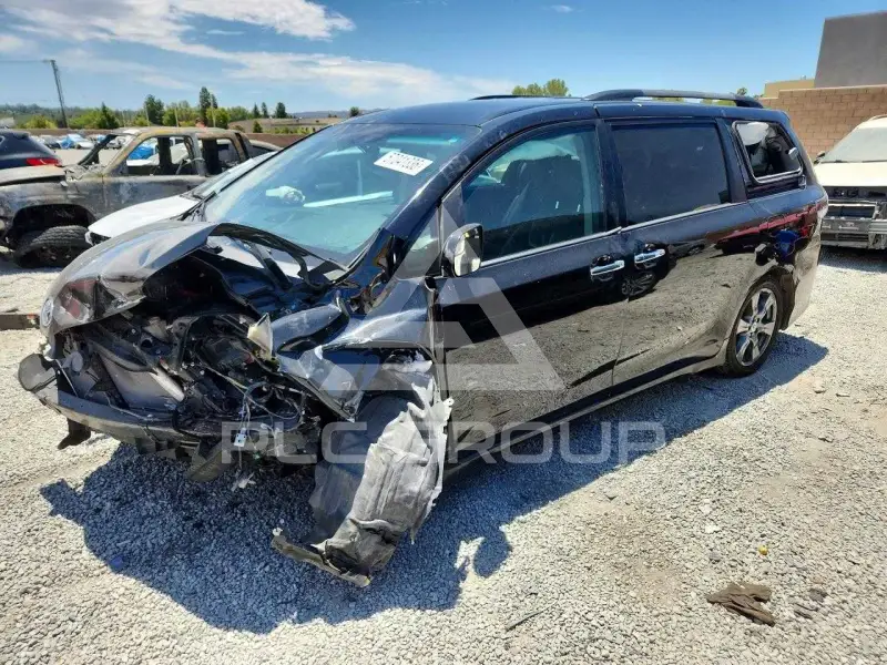 2017 Toyota SIENNA photo