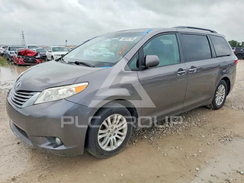 2017 Toyota SIENNA фото