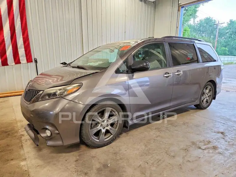2017 Toyota SIENNA фото