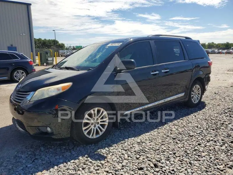 2017 Toyota SIENNA фото