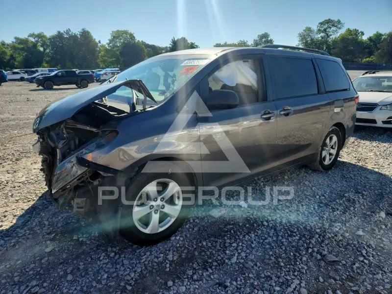 2017 Toyota SIENNA фото