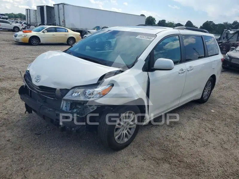 2017 Toyota SIENNA фото