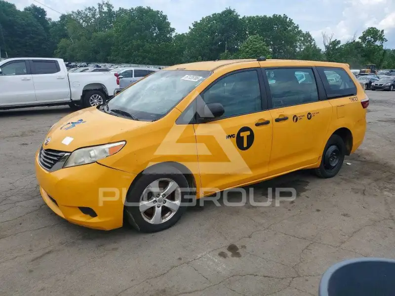 2017 Toyota SIENNA photo