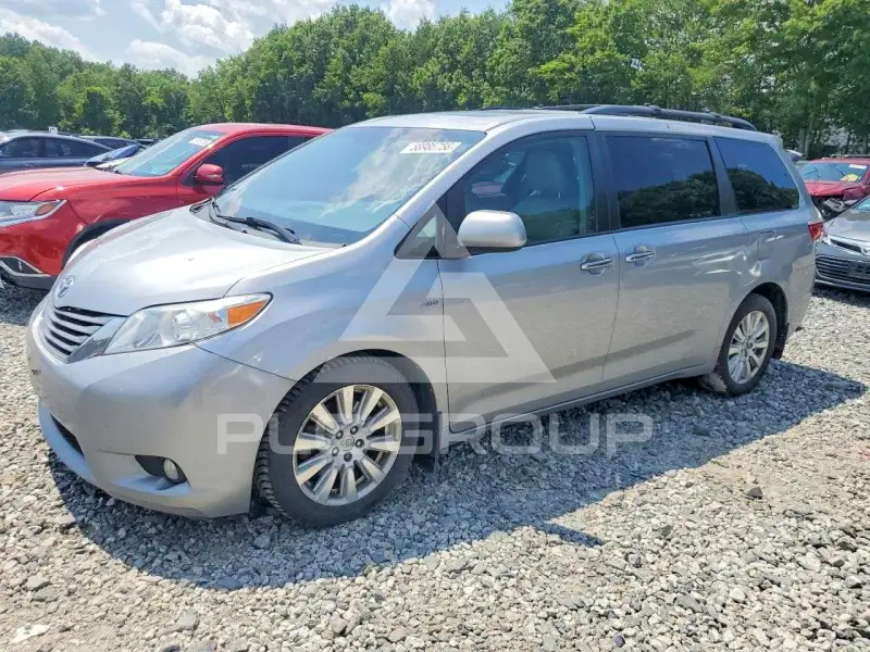 2017 Toyota SIENNA photo