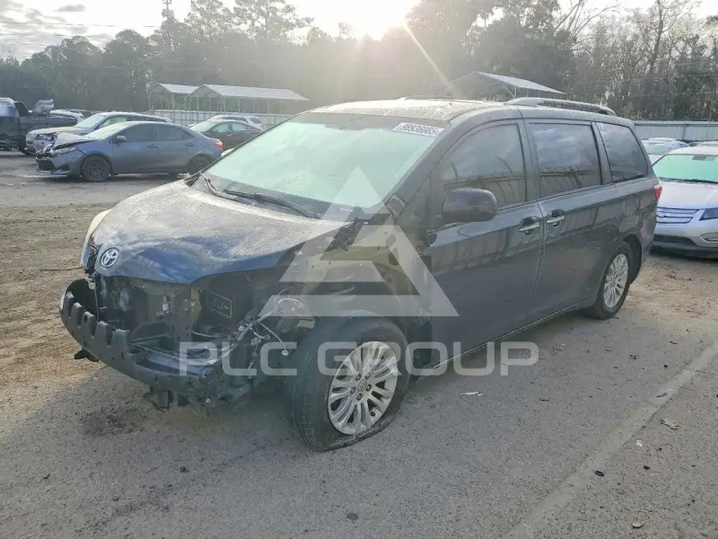 2017 Toyota SIENNA фото