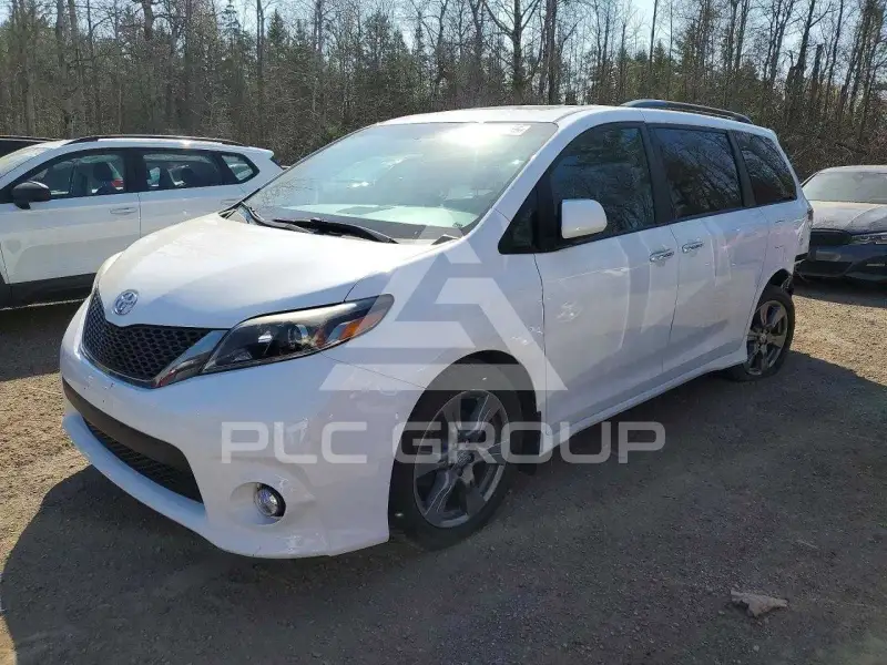 2017 Toyota SIENNA photo