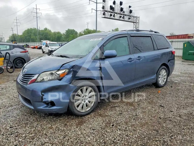 2017 Toyota SIENNA фото