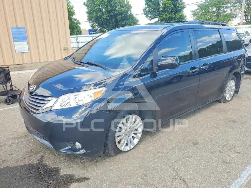 2017 Toyota SIENNA фото