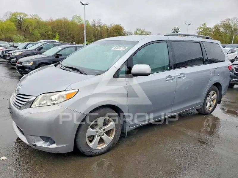 2017 Toyota SIENNA фото