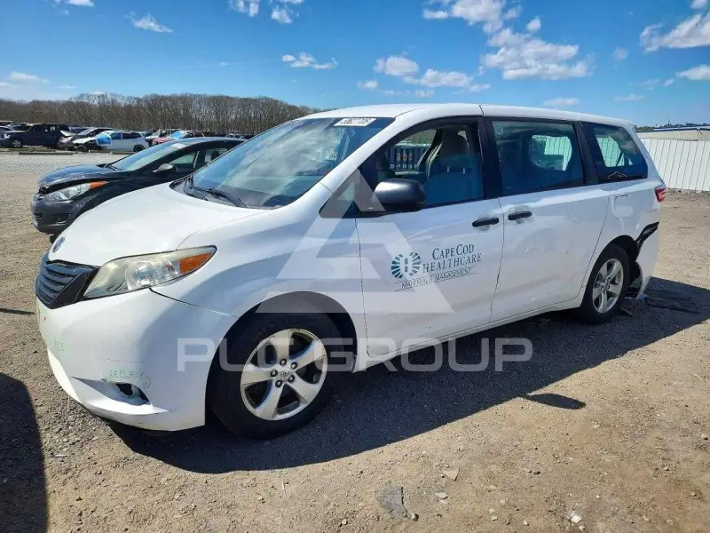 2017 Toyota SIENNA фото