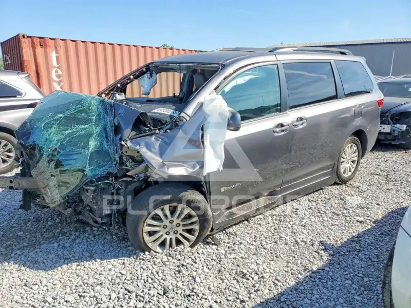 2017 Toyota SIENNA фото