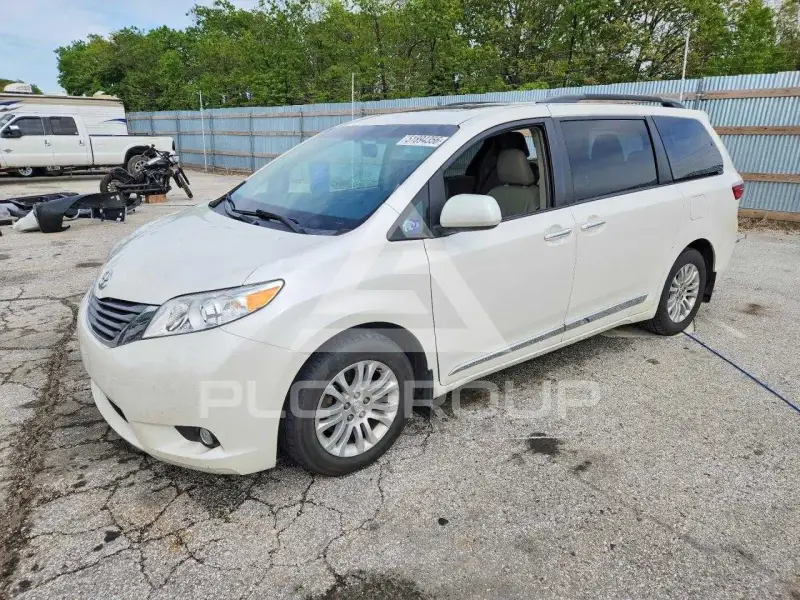 2017 Toyota SIENNA фото