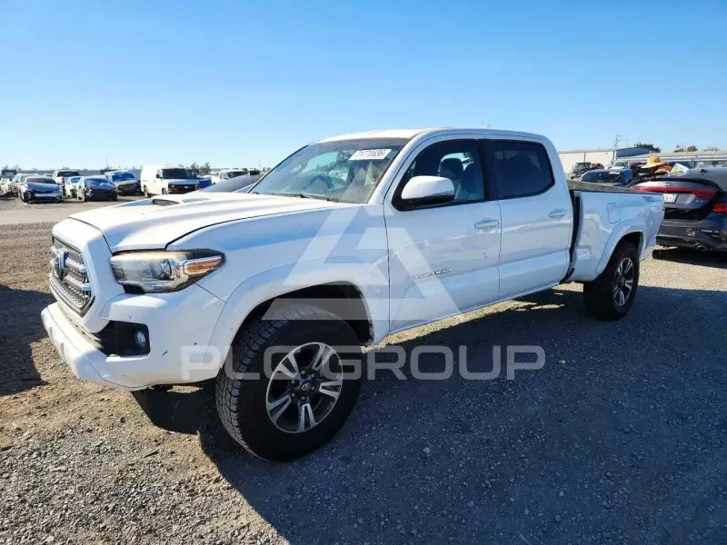 2017 Toyota TACOMA photo