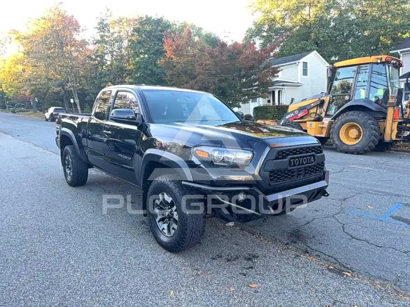 2017 Toyota TACOMA photo