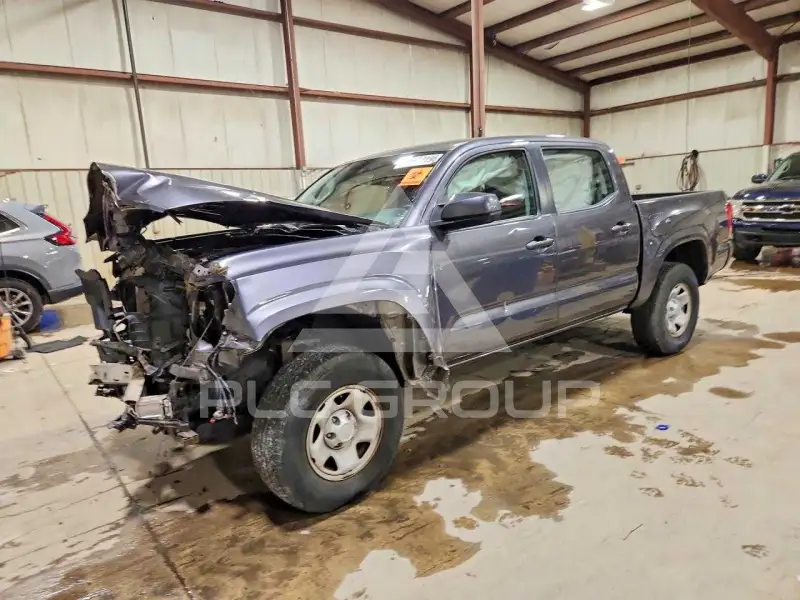 2017 Toyota TACOMA photo