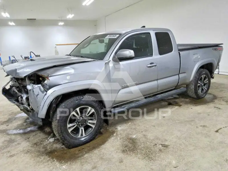 2017 Toyota TACOMA photo