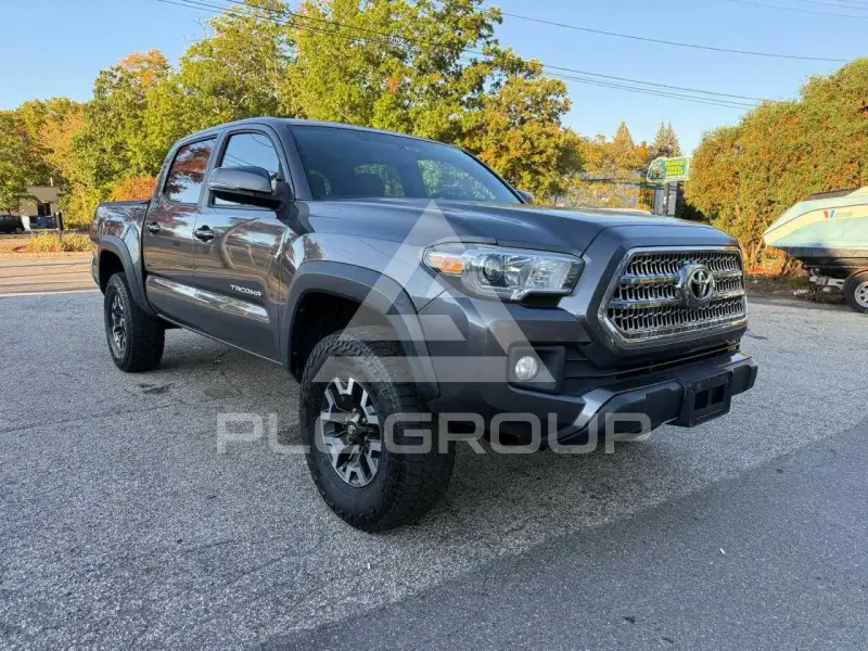 2017 Toyota TACOMA photo