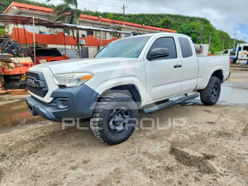 2017 Toyota TACOMA photo