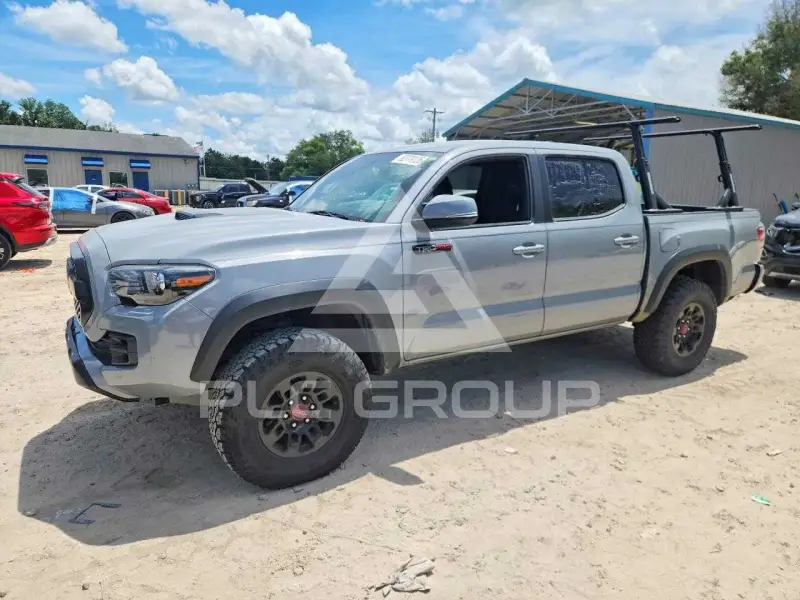 2017 Toyota TACOMA photo