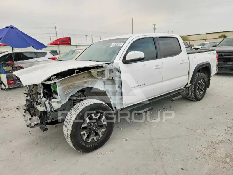 2017 Toyota TACOMA photo