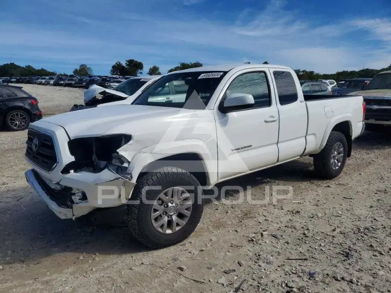 2017 Toyota TACOMA photo