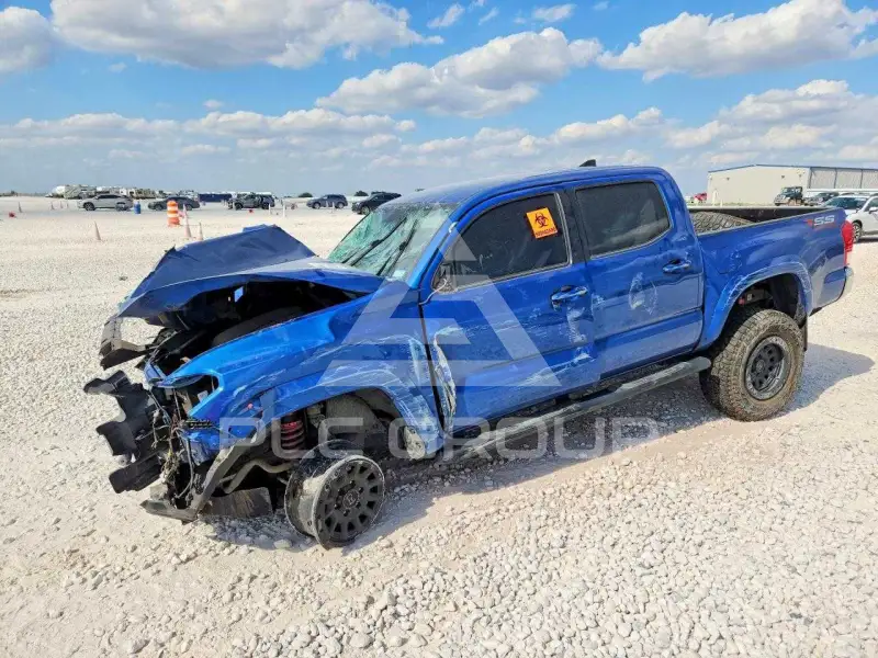 2017 Toyota TACOMA photo