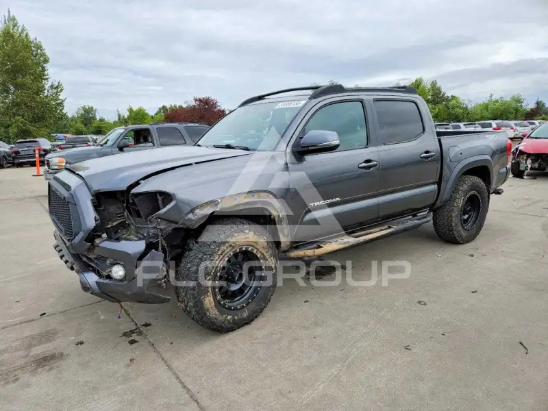 2017 Toyota TACOMA photo