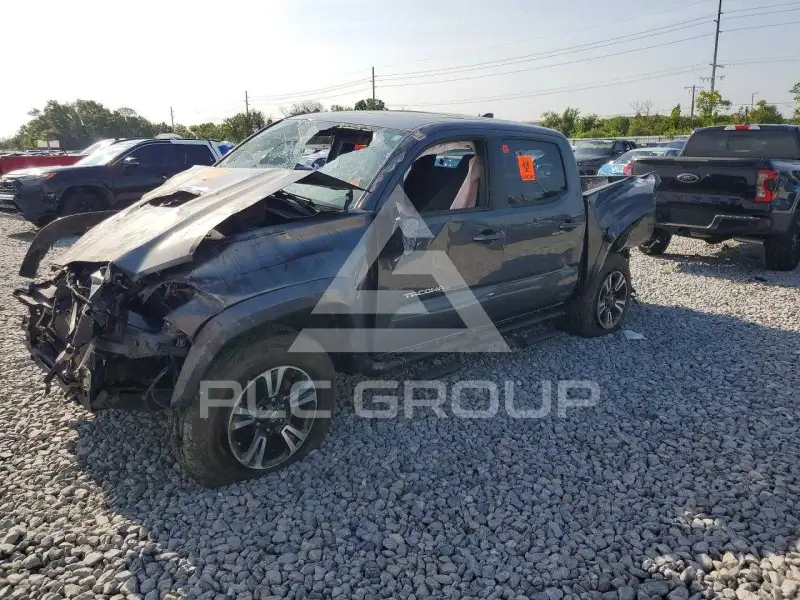 2017 Toyota TACOMA photo