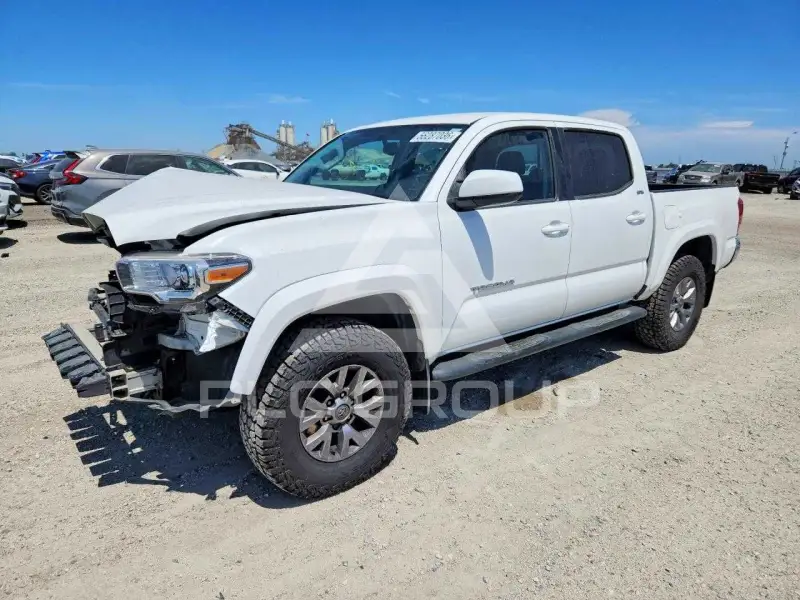 2017 Toyota TACOMA photo