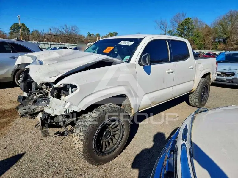 2017 Toyota TACOMA photo
