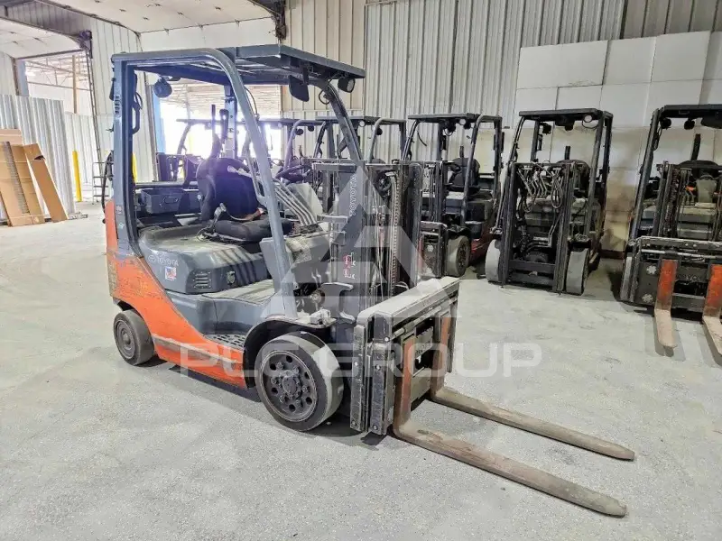 2017 Toyota FORK LIFT photo