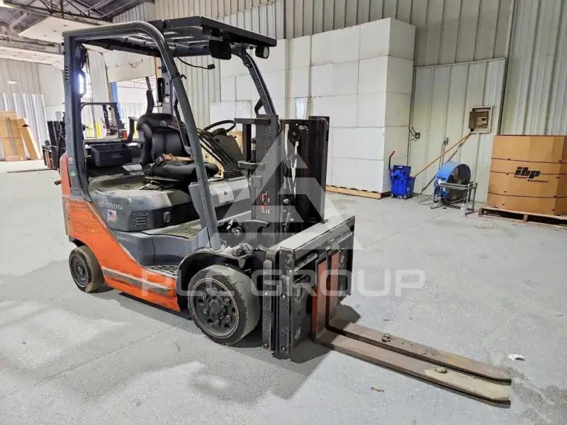 2017 Toyota FORK LIFT photo