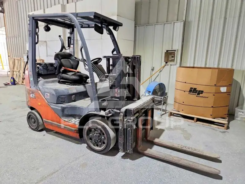 2017 Toyota FORK LIFT photo