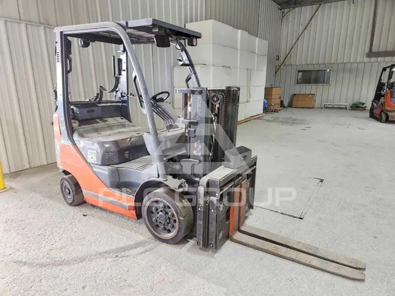 2017 Toyota FORK LIFT photo