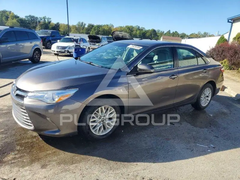 2017 Toyota CAMRY фото