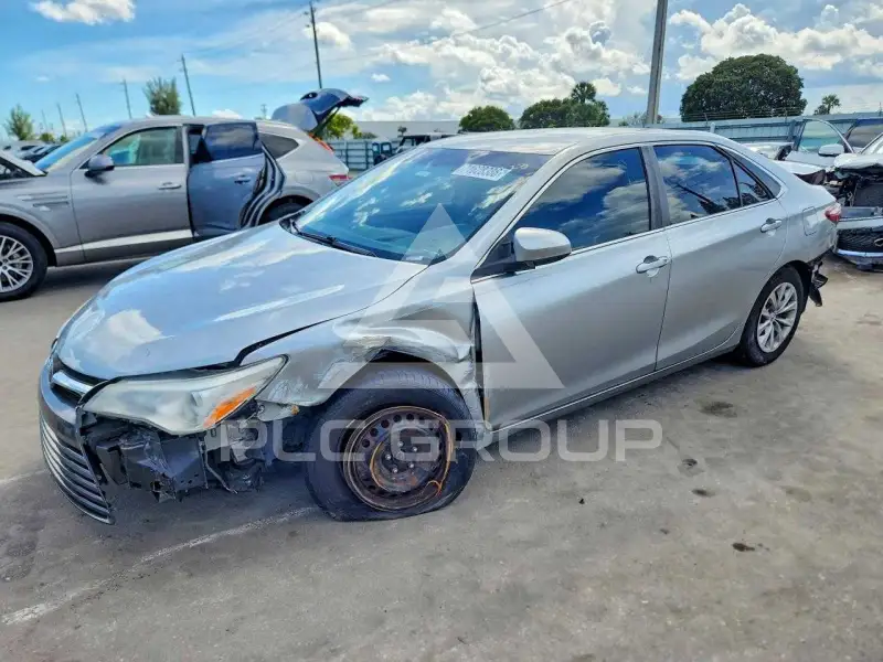 2017 Toyota CAMRY фото