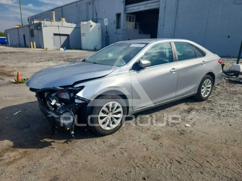 2017 Toyota CAMRY фото