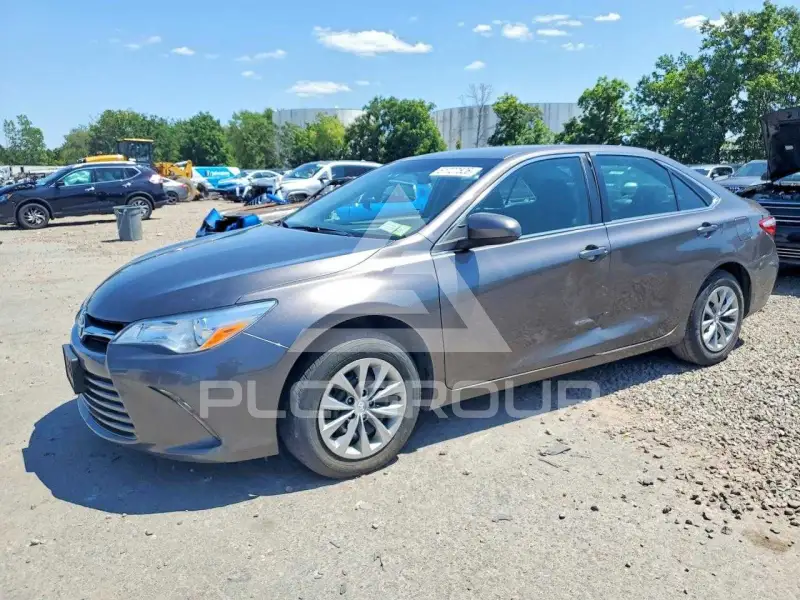 2017 Toyota CAMRY фото