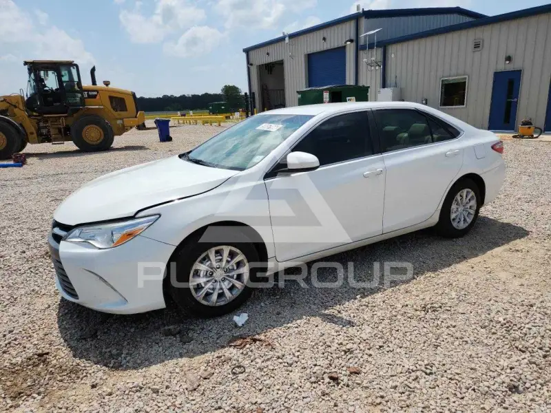 2017 Toyota CAMRY фото