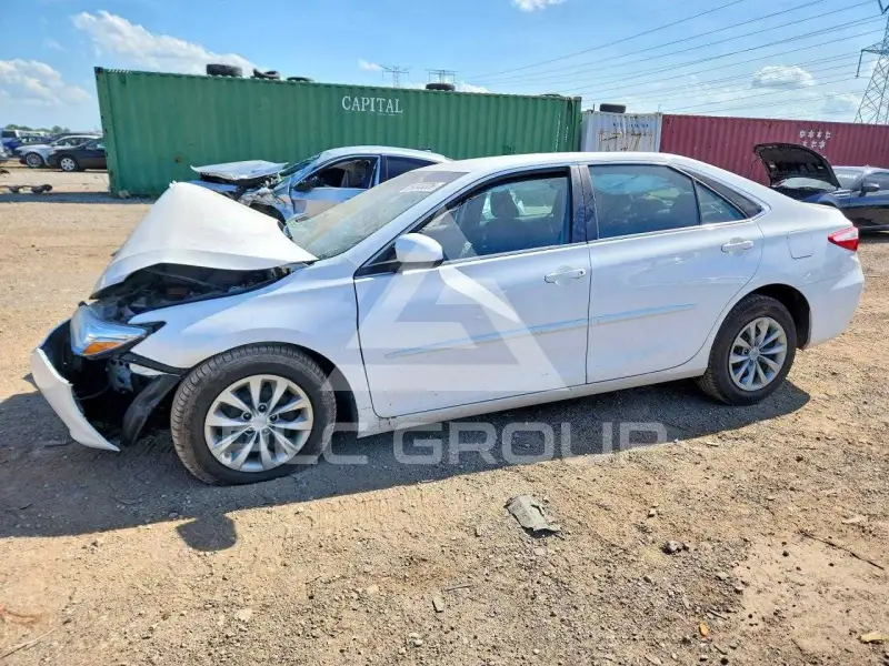 2017 Toyota CAMRY фото