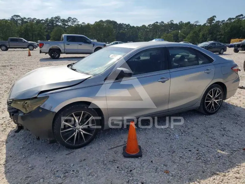 2017 Toyota CAMRY фото