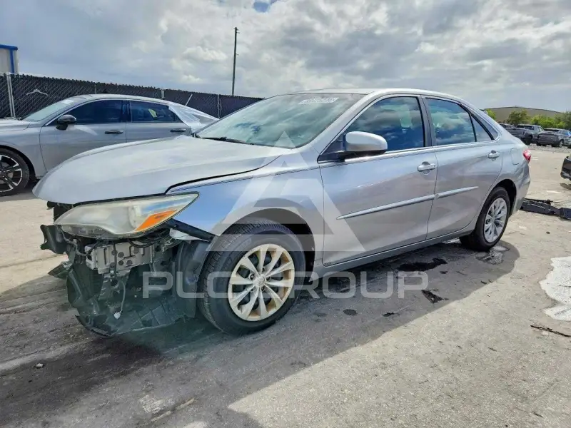 2017 Toyota CAMRY фото