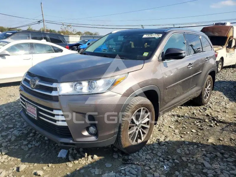 2017 Toyota Highlander фото