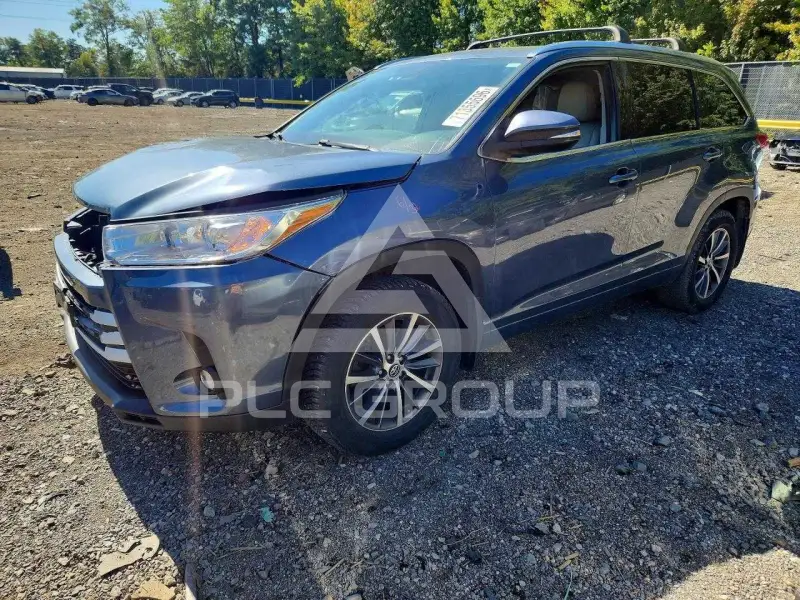 2017 Toyota Highlander фото