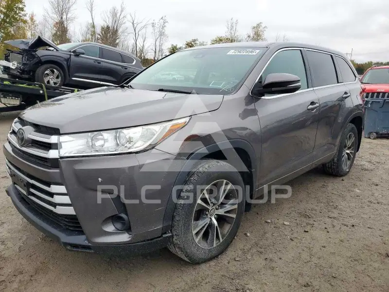 2017 Toyota Highlander photo