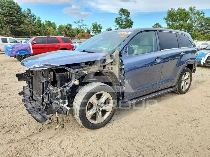 2017 Toyota Highlander photo